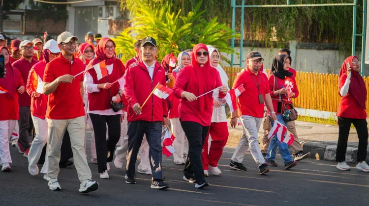 Merah Putih Menyatukan Langkah Warga Mataram
