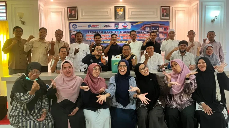 Guru SMKN 3 Mataram Susun Pembelajaran TEFA dan AI Berbasis Industri