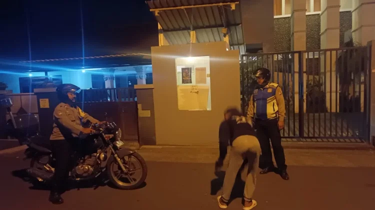 Balap Sepeda di Jalan Raya, Kelompok Pelajar di Mayura Dibubarkan Polisi