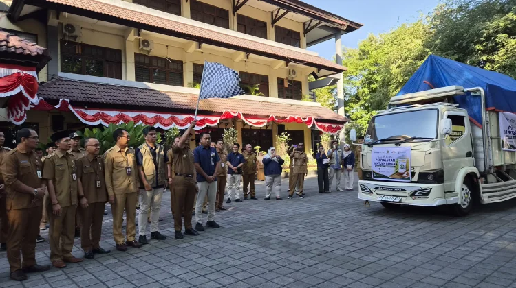Bulog Salurkan 1.326 Ton Beras untuk 44.202 Penerima Bantuan Pangan di Kota Mataram
