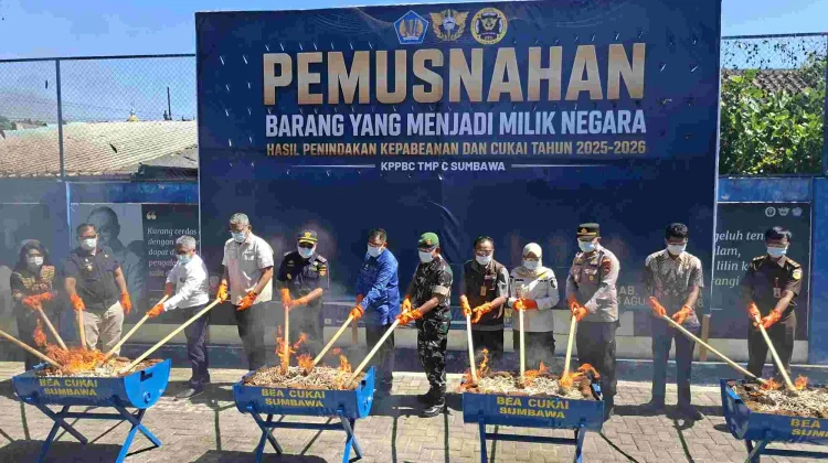 Bea Cukai Sumbawa Musnahkan 788 Ribu Rokok Ilegal