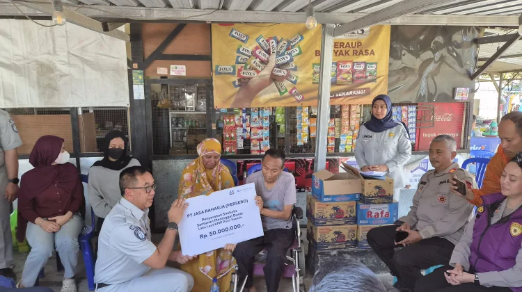 Jasa Raharja Serahkan Santunan untuk Ahli Waris Korban KMP Putri Yasmin