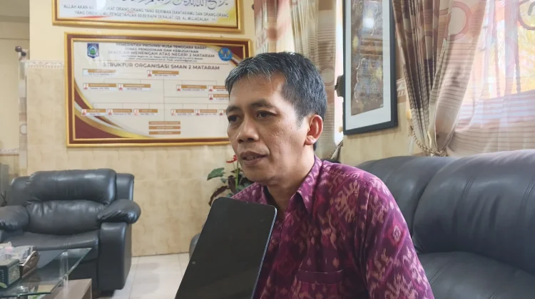 SMAN 2 Mataram Maknai Kemerdekaan lewat Kebersamaan Siswa dan Guru