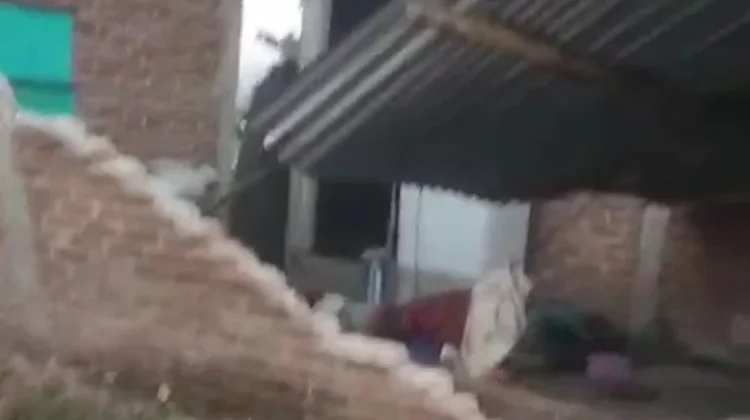 Kantor Camat dan Tembok Warga Rusak akibat Gempa Bumi