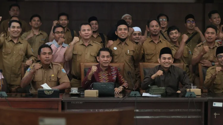 Guru PPPK Lombok Barat Desak Kepastian SK, DPRD Siapkan Tindak Lanjut