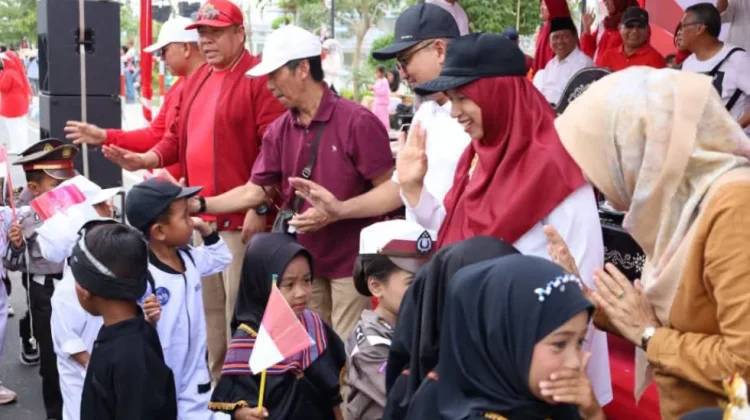 Ribuan Peserta Semarakkan Karnaval HUT RI ke-81 di Gerung Lombok Barat