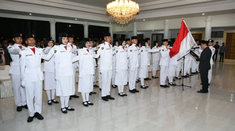 32 Paskibraka Lombok Timur Dikukuhkan, Bupati Tekankan Disiplin dan Pengabdian