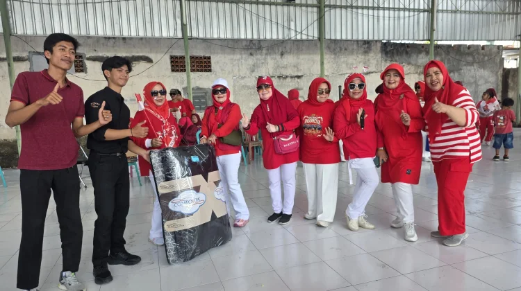 Bajawa Flores dan Warga Kekalik Baru Semarakkan HUT RI ke-81