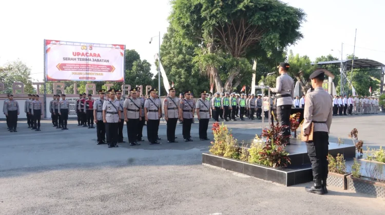 Polres Lombok Timur Gelar Sertijab Sejumlah Pejabat Utama dan Kapolsek