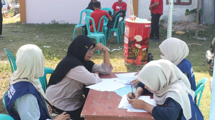Mahasiswa ITKES Muhammadiyah Selong Dampingi Warga Aktivasi Perlinsos