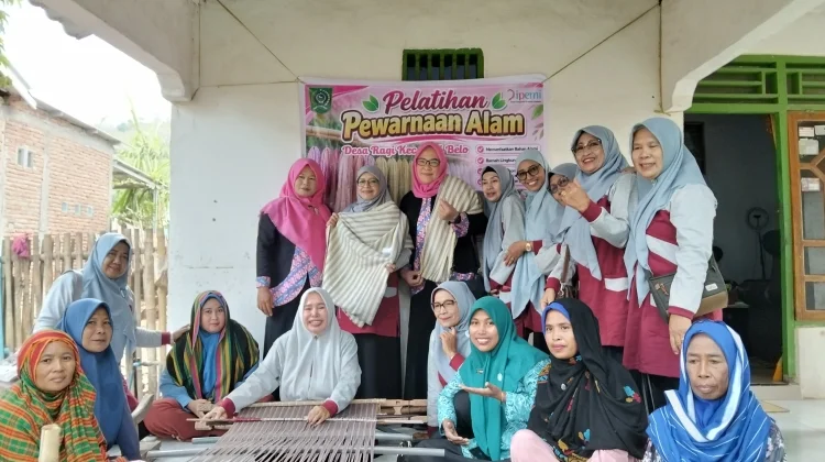 GOW dan DWP Bima Dorong Perempuan Kembangkan Tenun Lokal