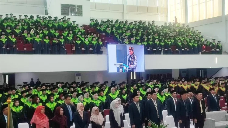 Tangis dan Senyum Warnai Wisuda 699 Lulusan UIN Mataram di Hari Pertama