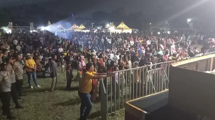 Ribuan Warga Hadiri Undian Umrah Kopi ABC di Narmada, Polisi Terjunkan 42 Personel