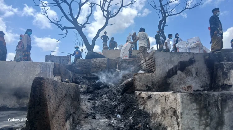 Rekonstruksi Bangunan Desa Sade Diupayakan Kembali Persis Seperti Bangunan Lama