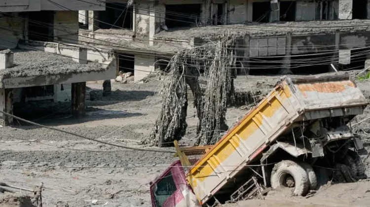 Banjir Bandang di Nepal-Tibet Tewaskan 95 Orang, 384 Wisatawan Hilang