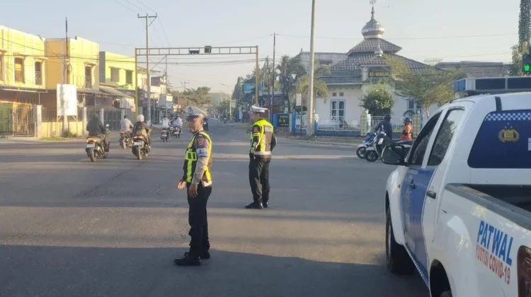 Satlantas Polres Bima Kabupaten Hadir di tengah Padatnya Arus Pagi