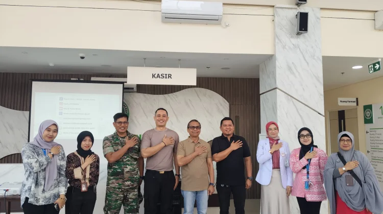 Kemenkes Serahkan Bantuan Alkes Kardiologi untuk RSUD Kota Bima