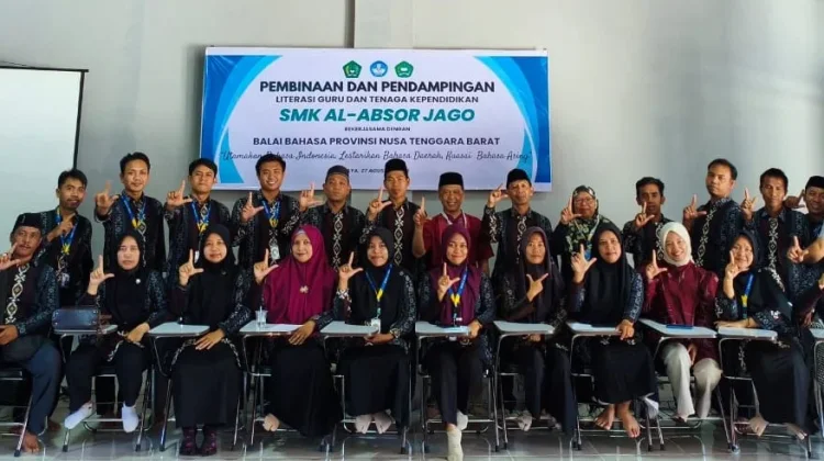 Perkuat Literasi, Balai Bahasa NTB Latih Guru SMK Al-Absor Membaca Kritis