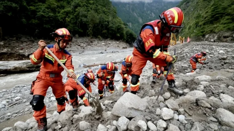 20 Ribu Personel Dikerahkan Tangani Banjir Bandang Nepal-Tibet