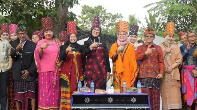 Mulud Adat Bayan Teguhkan Harmoni Agama dan Budaya di Lombok Utara