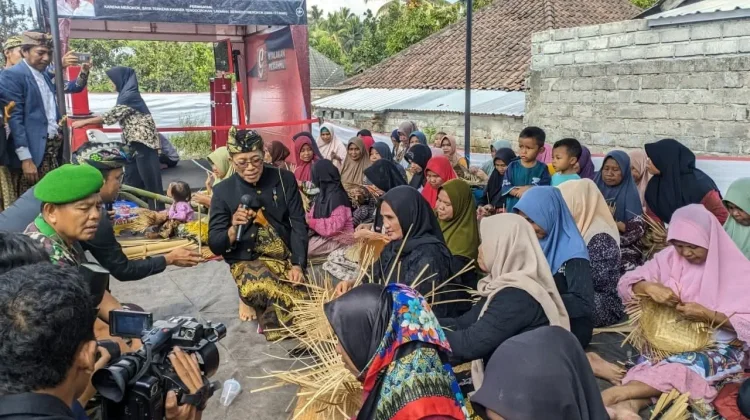 Pemuda Loyok Kembali Gelar Gawe Adat Inan Dowe II