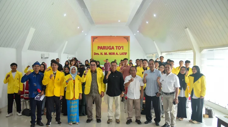 Wali Kota Bima Beri Pengarahan Kepada Mahasiswa Baru UT Mataram