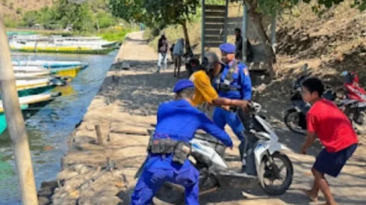 Binmas Perairan, Satpolairud Polres Bima Sambangi Warga Pesisir
