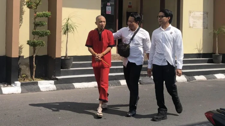Ngaku Polisi, Pria Ini Tipu Pengusaha dengan Dalih Bantu Desa Sade