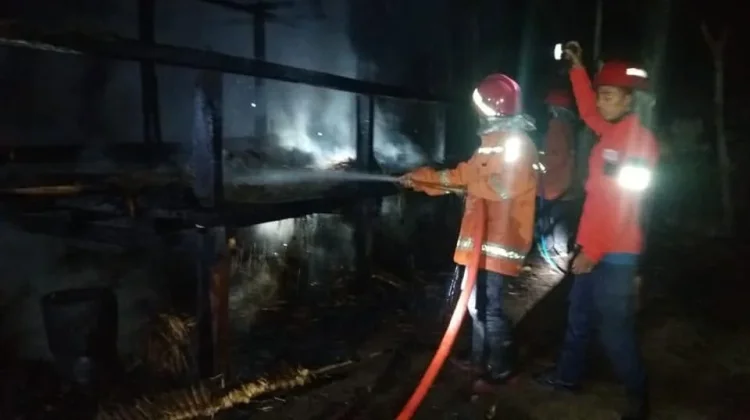 Damkar KLU Waspadai Ancaman Kebakaran di Rumah Adat dan Destinasi Wisata
