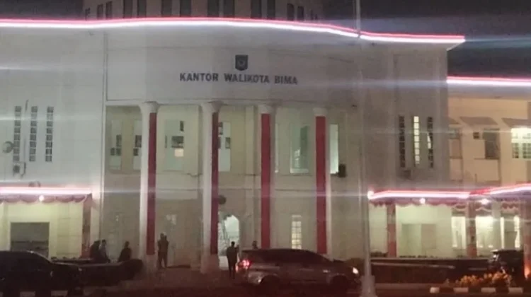 Tim KPK Sambangi Kantor Wali Kota Bima