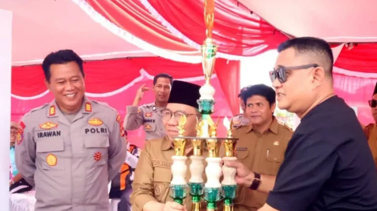 Bupati dan Wabup Buka Festival Drumband SD-SMP se-KLU