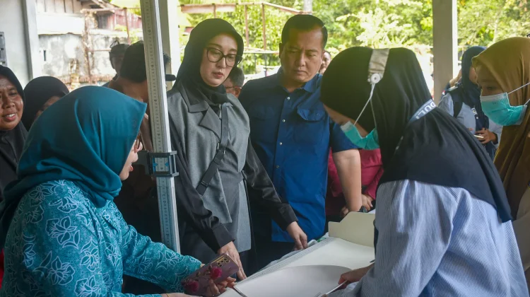 Alat Posyandu Banyak Rusak, Gubernur Iqbal Janjikan Alat Kesehatan dan Pelatihan