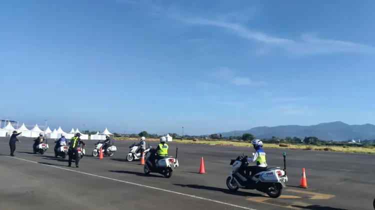 Kesiapan Pamwal MotoGP 2026, Polwan Polda NTB Latihan Intensis Gunakan Moge