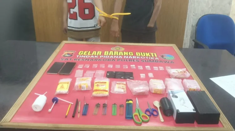 Gerebek Rumah, Tiga Pria Diamankan, 14 Poket Sabu Disita