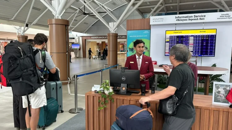 Ribuan Penumpang Bandara Lombok Terdampak Erupsi Anak Gunung Krakatau