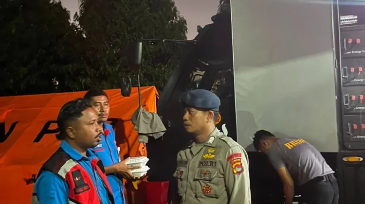 Sat Brimbo Polda NTB Tunaikan Misi Kemanusiaan Pasca Gempa di Ende dan Sikka NTT