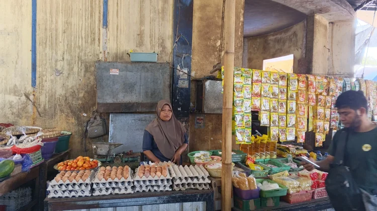 Pasokan Jawa-Bali Melimpah, Harga Telur Kebon Roek Menurun