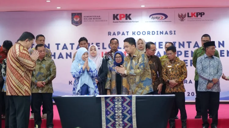 DPRD Lombok Barat Teken Komitmen Bersama Perkuat Pemerintahan Antikorupsi