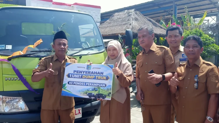 Truk Sampah Baru Jadi Harapan Desa Perampuan Atasi Sampah yang Melonjak