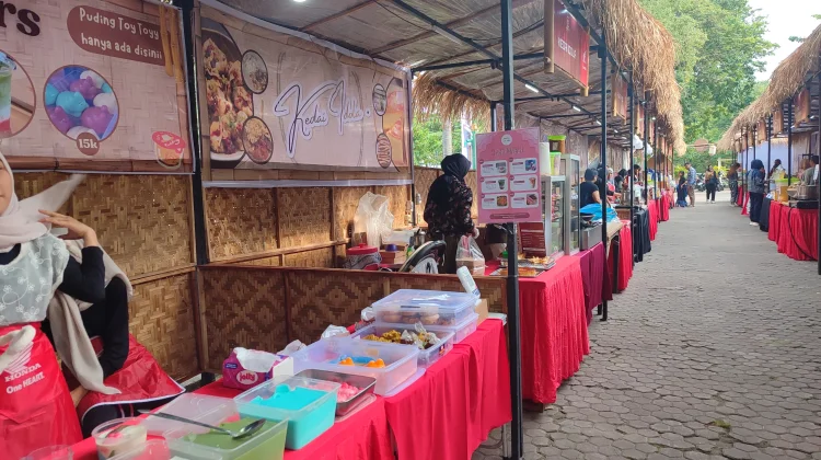 Mataram Tata Jam Malam Kafe dan PKL