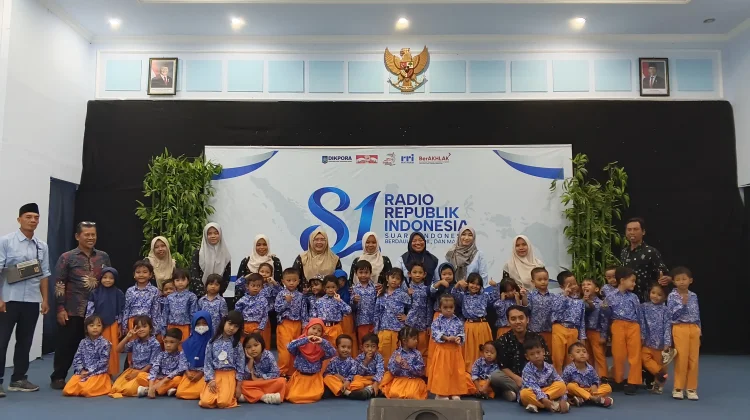 Kunjungi RRI Mataram, Siswa TK Semai Harapan Bangsa Belajar Dunia Penyiaran