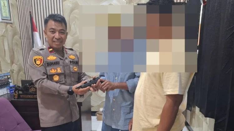Polsek Langgudu Kembali Terima Penyerahan Senjata Rakitan dari Warga