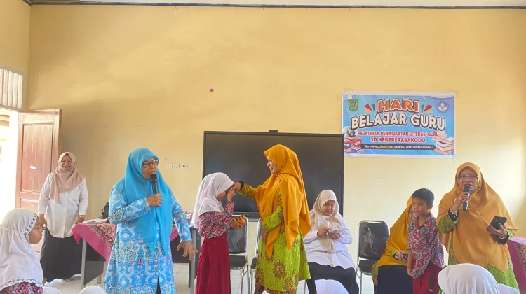 Ibu-ibu Aisyiyah Woha Ubah Cara Pandang Siswa terhadap Sampah