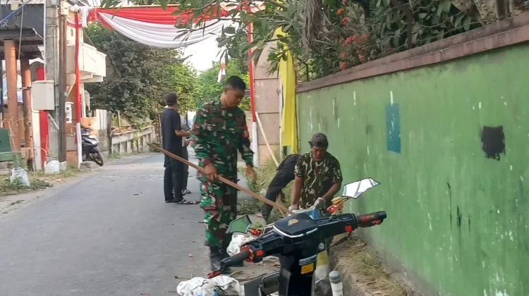 Menjaga Rembige Barat Tetap Bersih, saat Babinsa dan Warga Menyatukan Langkah