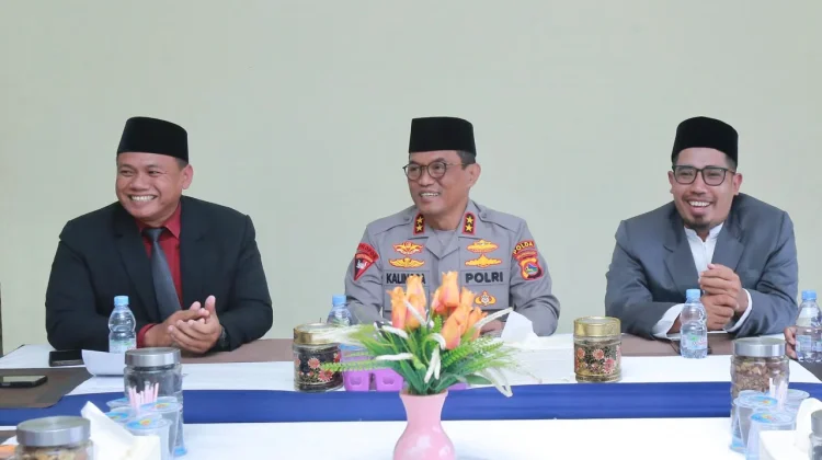 Kunjungi PMI Dea Malela, Kapolda NTB Bangun Sinergi dengan Pesantren