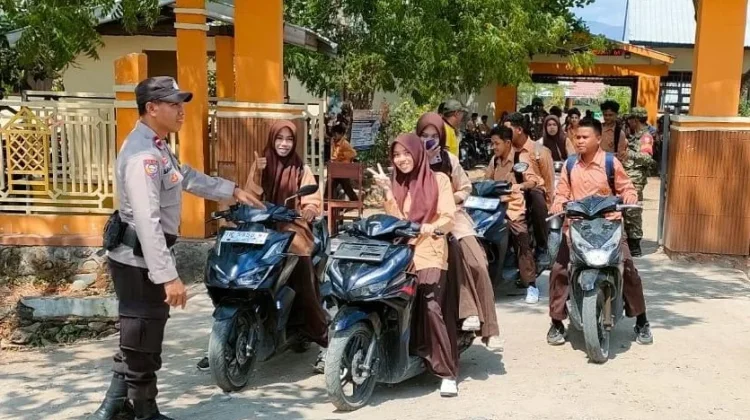 Antisipasi Tawuran, Polisi Kawal Jam Pulang Pelajar