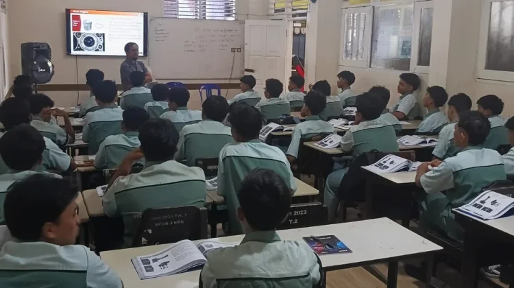 KTB FUSO VEP 2026, Siswa SMKN 3 Mataram Belajar Otomotif dari Dunia Industri
