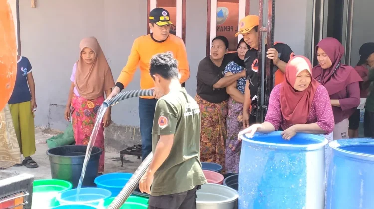 BPBD Lotim Intensifkan Penyaluran Air Bersih saat Kemarau