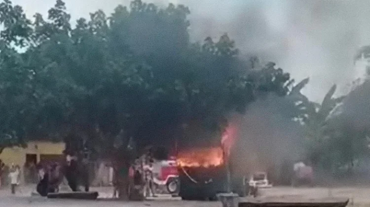 Mobil Dumtruck Terbakar saat Parkir di Kota Bima, Diduga Ini Penyebabnya