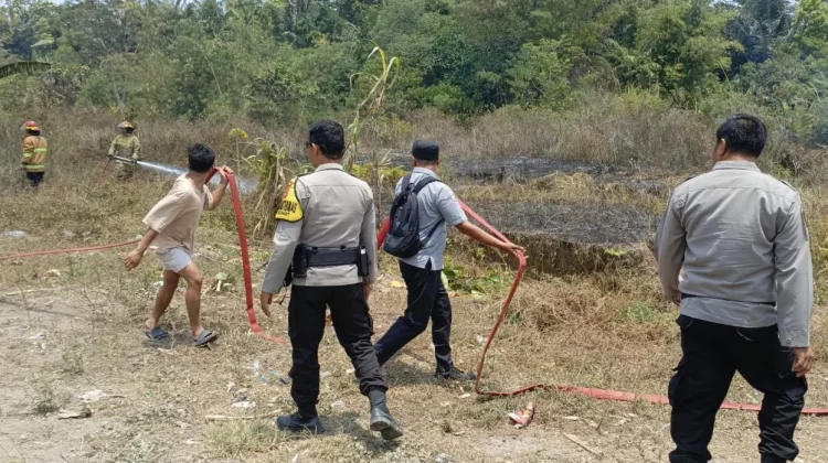 Gara-gara Bakar Sampah, Lahan 10 Are di Sesaot Terbakar
